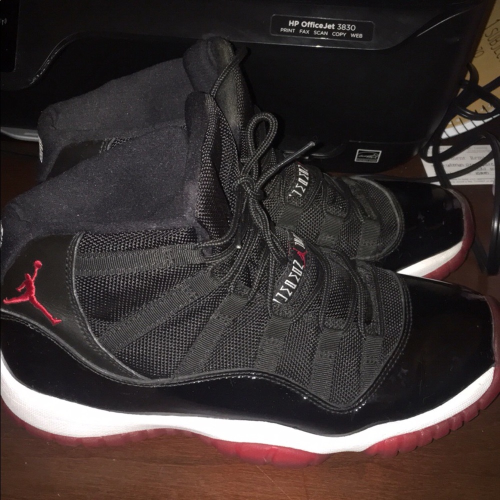 Bred 11s Gradeschool Size 7